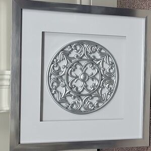 Wall decor 13 x 13 great condition